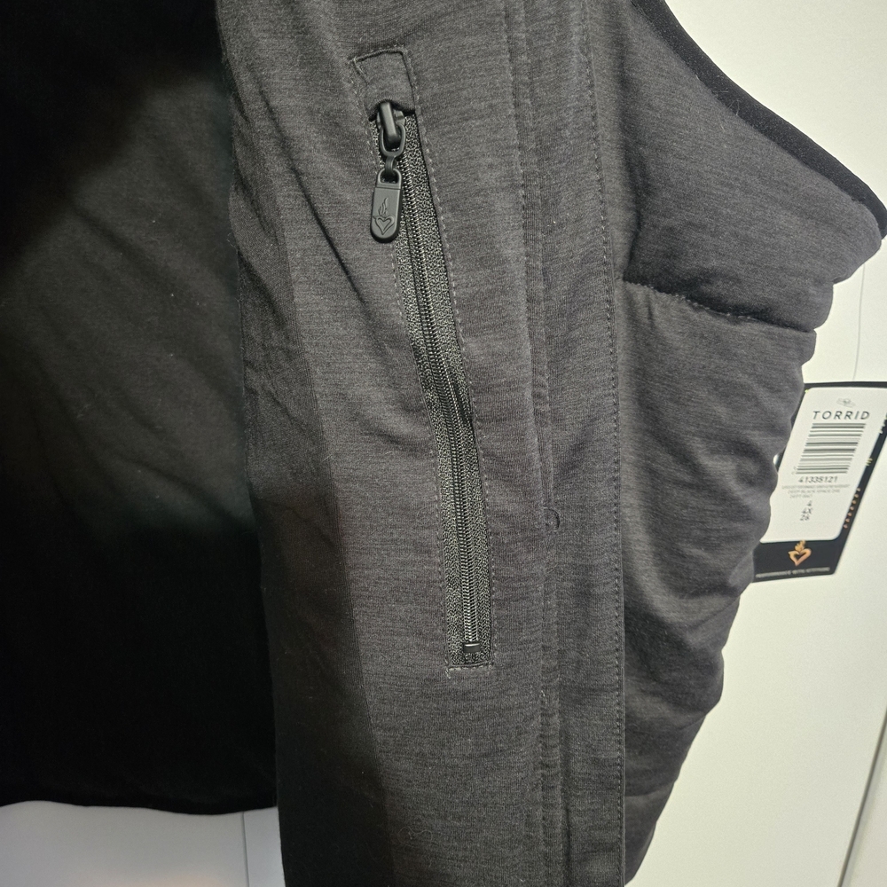 Torrid Active Black Puffer Vest - Picture 8 of 10